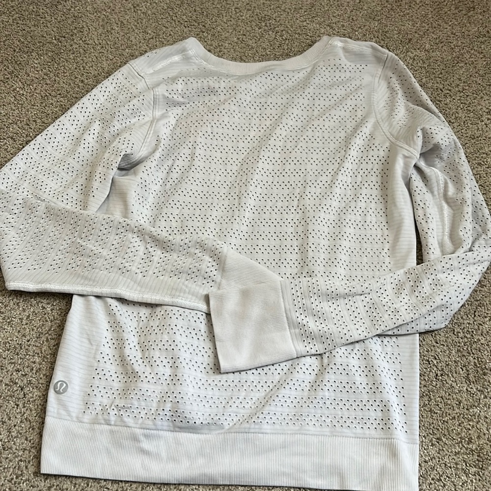 🍋 Lululemon White Breathable Long Sleeve Top 🍋